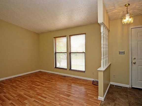 4th image of 8767 Seabright Dr