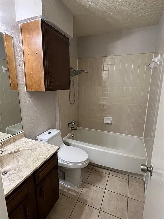 3 bed, 2.0 bath, 1598 sqft, $2,095 — Photo 4