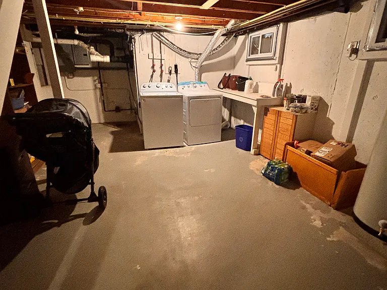 8 Bond St — Photo 21