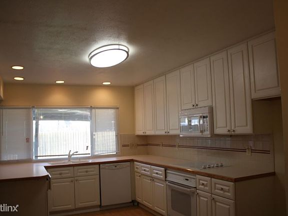 2nd image of 1511 Field Cove Dr