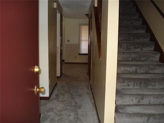 2nd image of 414 Cedarwood Dr