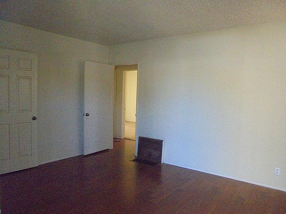 2nd image of 834 Loma Verde St