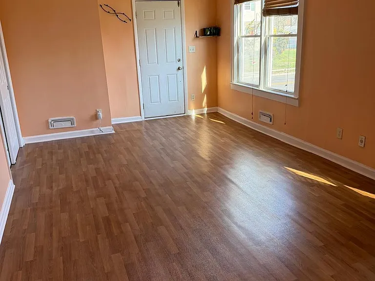 58 Brotherhood St — Photo 10