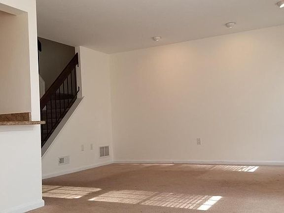 3rd image of 312 Sequoia Dr