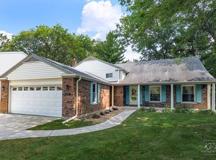 320 S Birchwood Dr, Naperville, IL