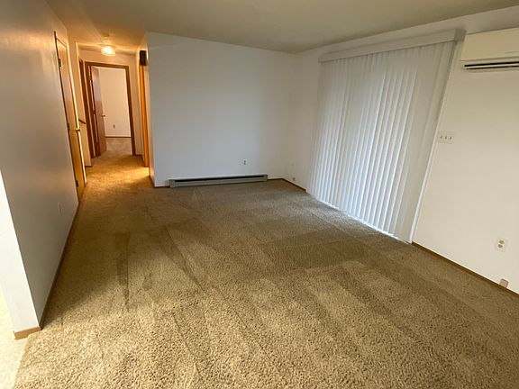 5th image of 819 Taylor St