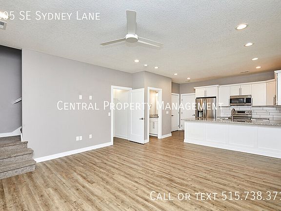 4th image of 2305 SE Sydney Ln