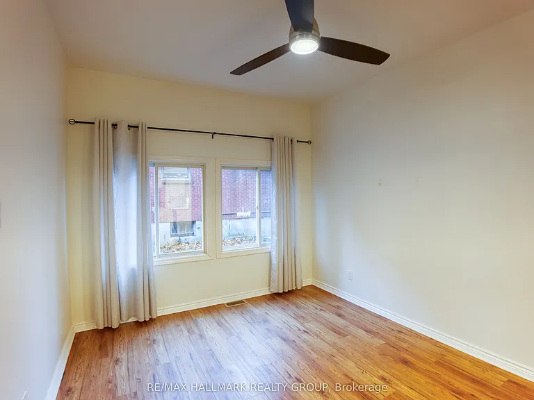 1-272 Royal Ave #1 — Photo 5