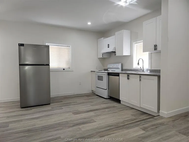 22 Gray St #B — Photo 6