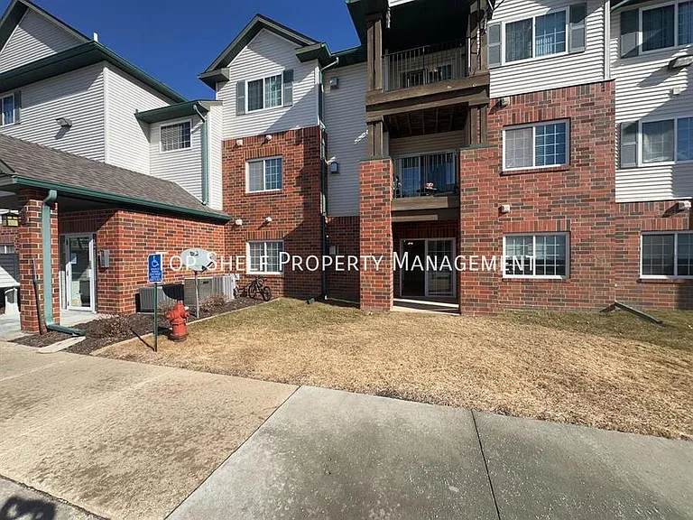 101 NW 8th St #105 — Photo 1