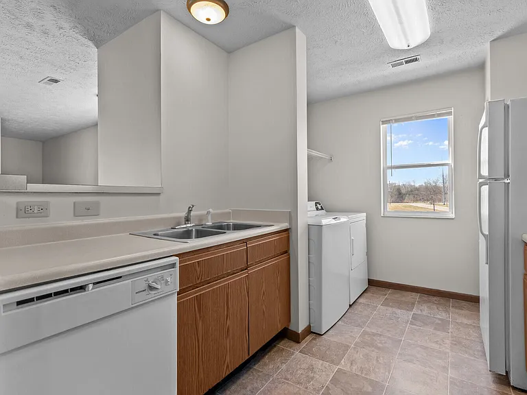 Brookstone Place Apartments — Photo 12