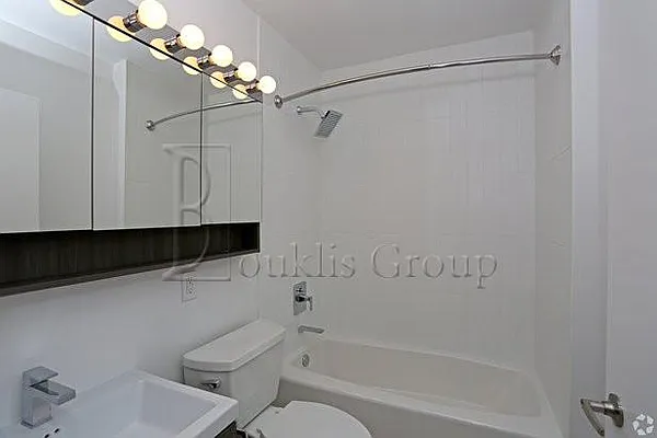 Rented by Bouklis Group | media 6