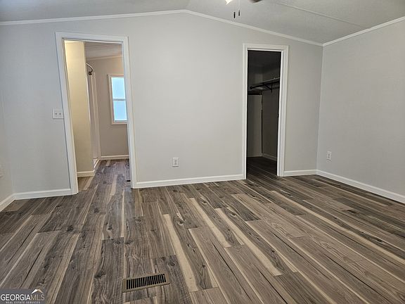 5th image of 150 Back St