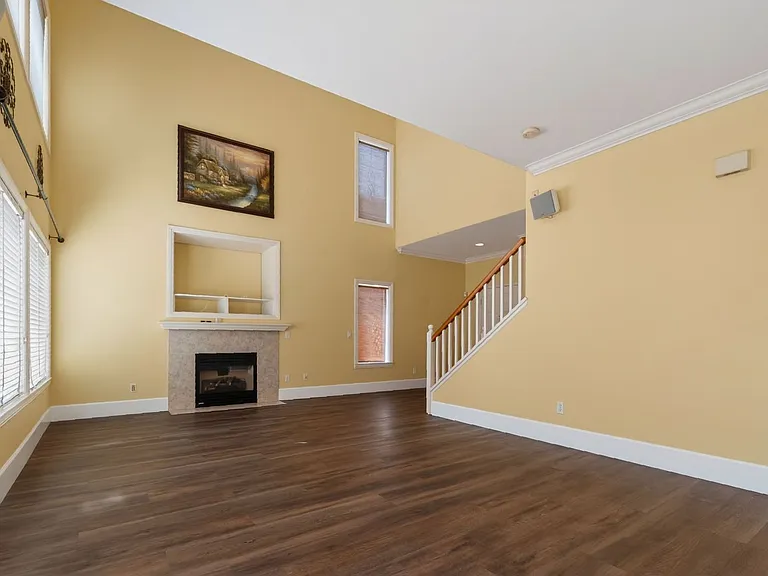 10009 Kika Ct — Photo 3