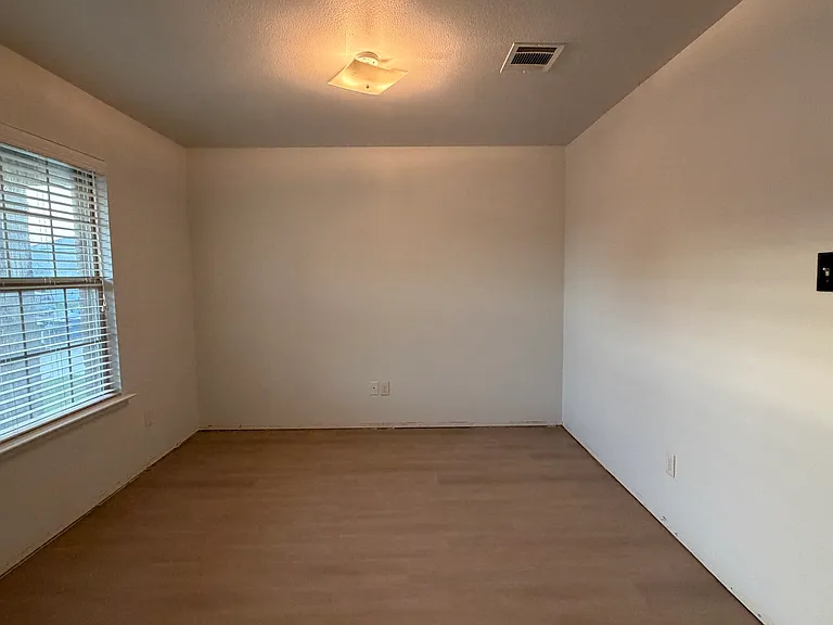 2123 Meadow View Dr — Photo 20