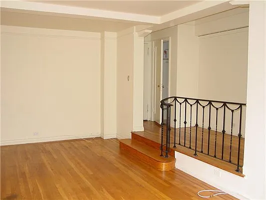 Rented by Bank Neary | media 11