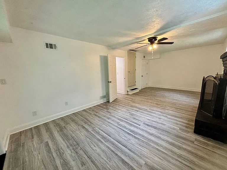 2712 Sherlock Dr — Photo 12