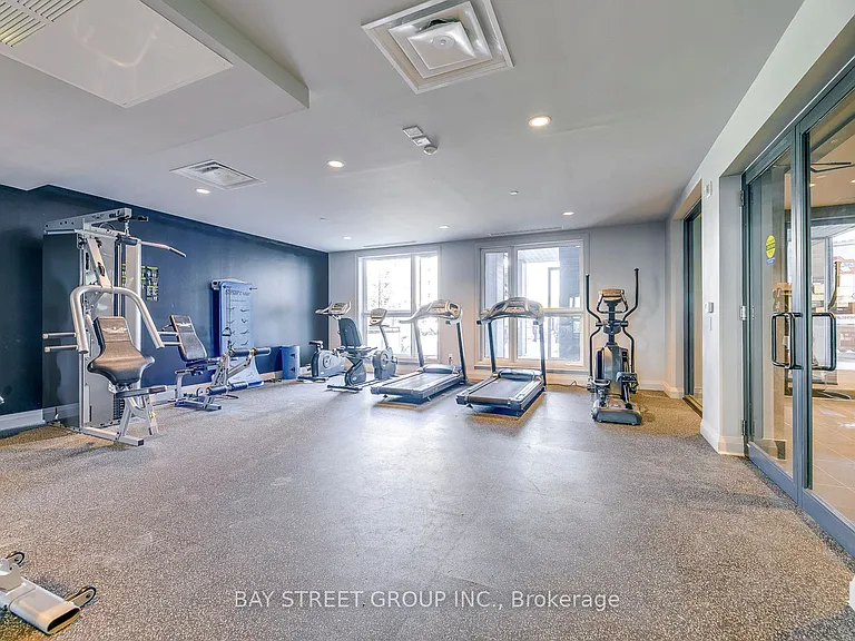 95 Dundas St W #107 — Photo 28