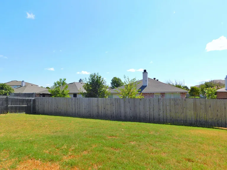 3230 Andalusian Dr — Photo 21