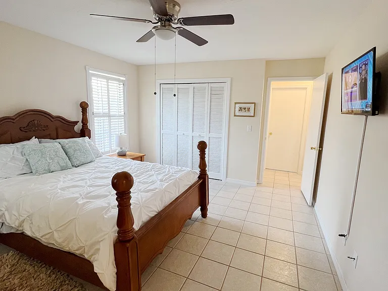 1062 Barber St — Photo 6
