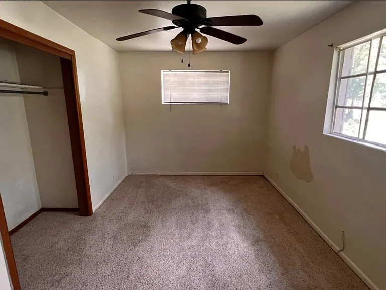 1322 S Cedar St — Photo 12