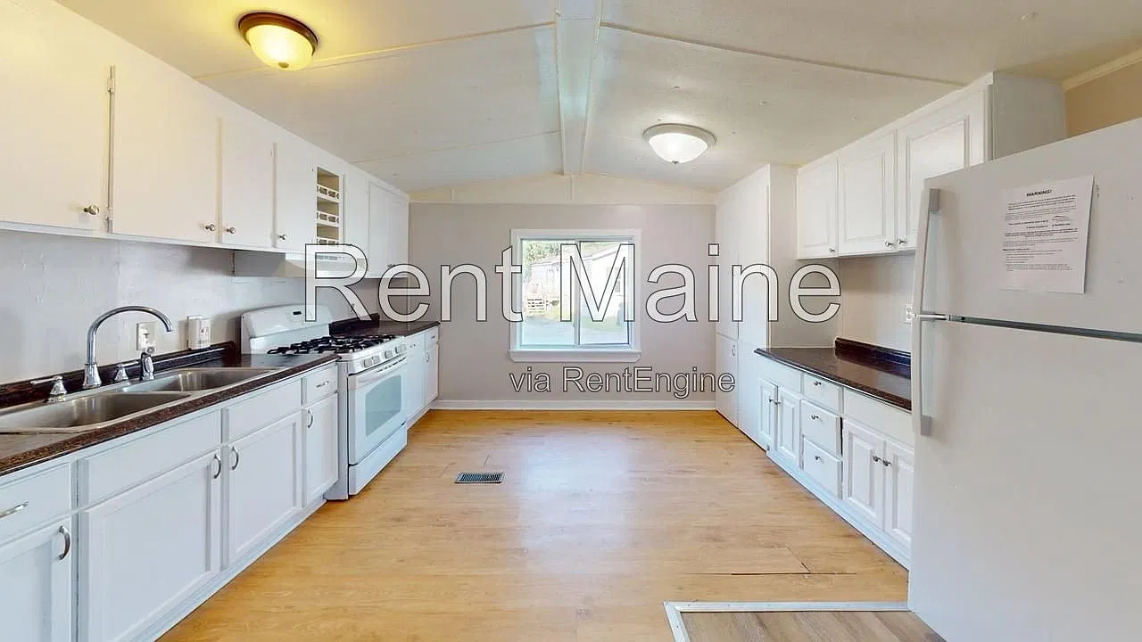 3 bed, 1.0 bath, 980 sqft, $1,150 — Photo 2