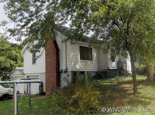 84 Glenn St, Canton, NC 28716