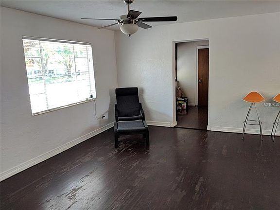 5th image of 3921 W El Prado Blvd