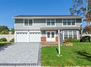 44 Apple Tree Dr, Hauppauge, NY 11788
