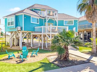319 Pompano Ln, Surfside Beach, TX 77541