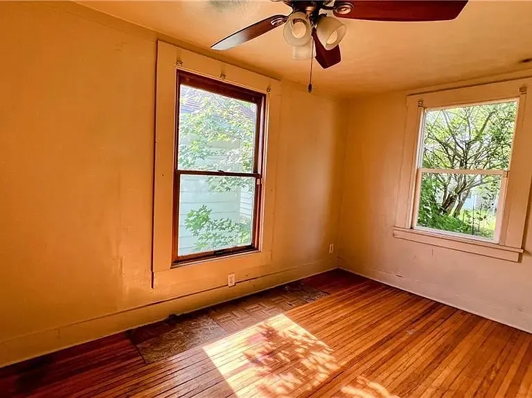 1675 E Decatur St — Photo 4