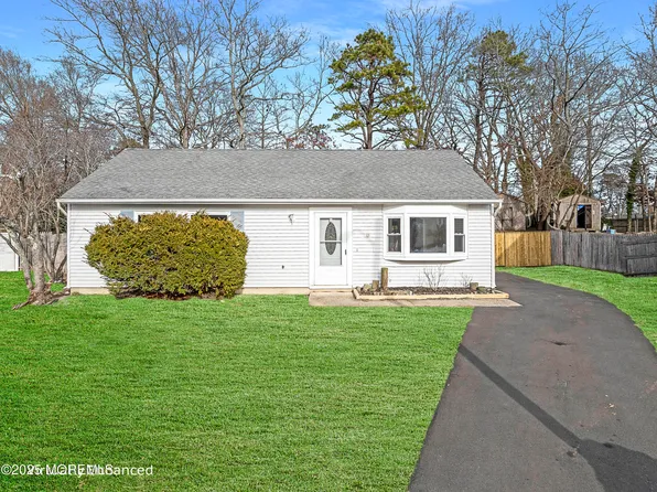 5 Hull Court, Barnegat, NJ 08005