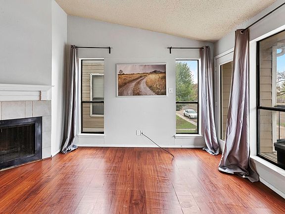 2nd image of 1907 W Loop