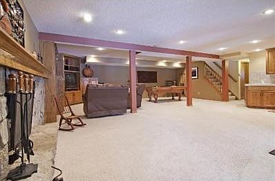 5th image of 2900 Urbandale Ln N