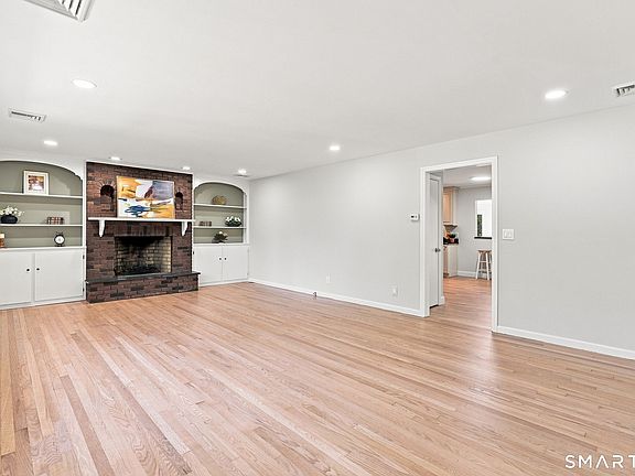 5th image of 16 Ezra Street