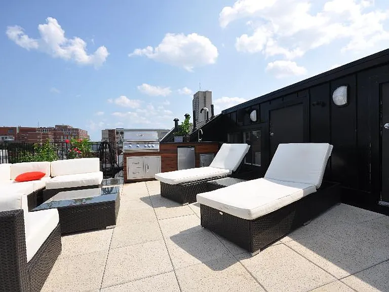 658 Massachusetts Ave #2D — Photo 1