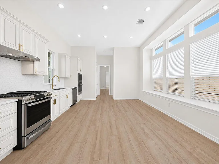 9627 Champion Heavens Dr — Photo 14