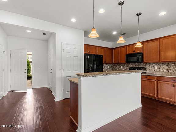5th image of 7023 BEAUHAVEN Court