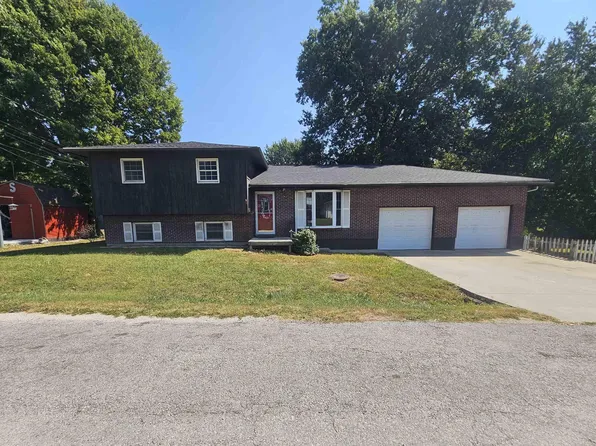 102 S Feaster St, Windsor, MO 65360