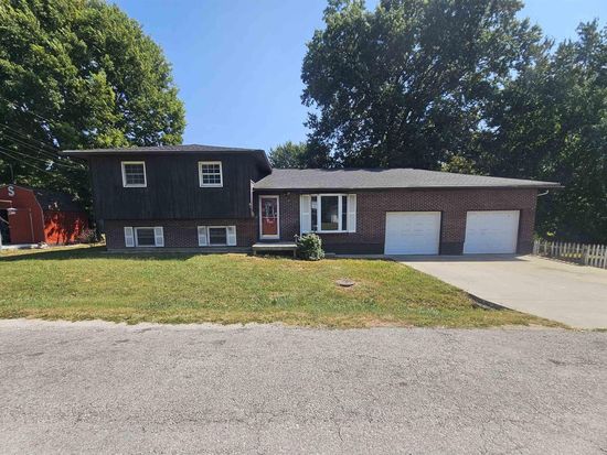 102 S Feaster St, Windsor, MO 65360