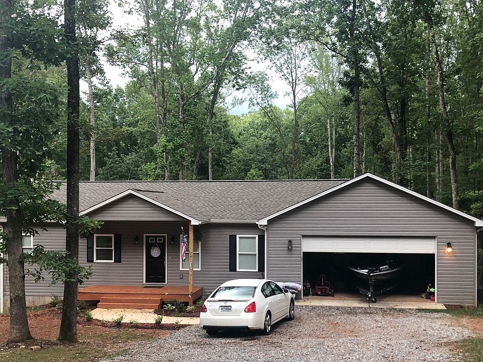 1st image of 107 Surrey Dr