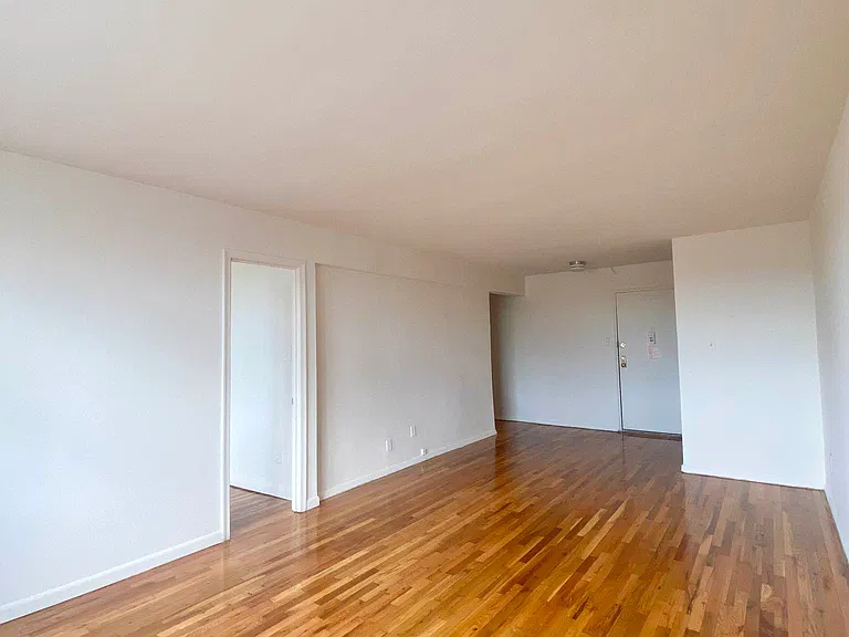 59-10 Junction Blvd #D — Photo 3