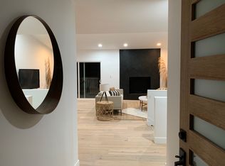 12807 Chandler Blvd, Valley Village, CA 91607