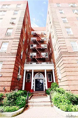Sold by Remax City Square | media 5
