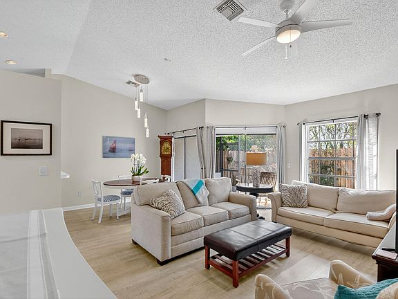 2nd image of 13534 Fountain View Boulevard