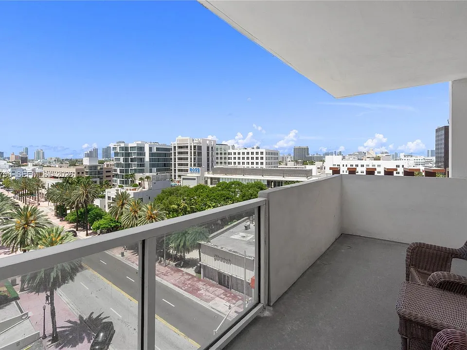 100 Lincoln Rd #811