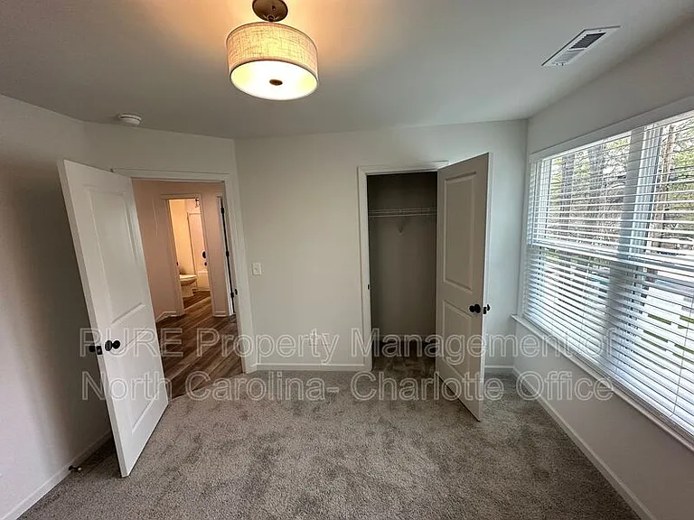 2649 Hemphill St — Photo 33