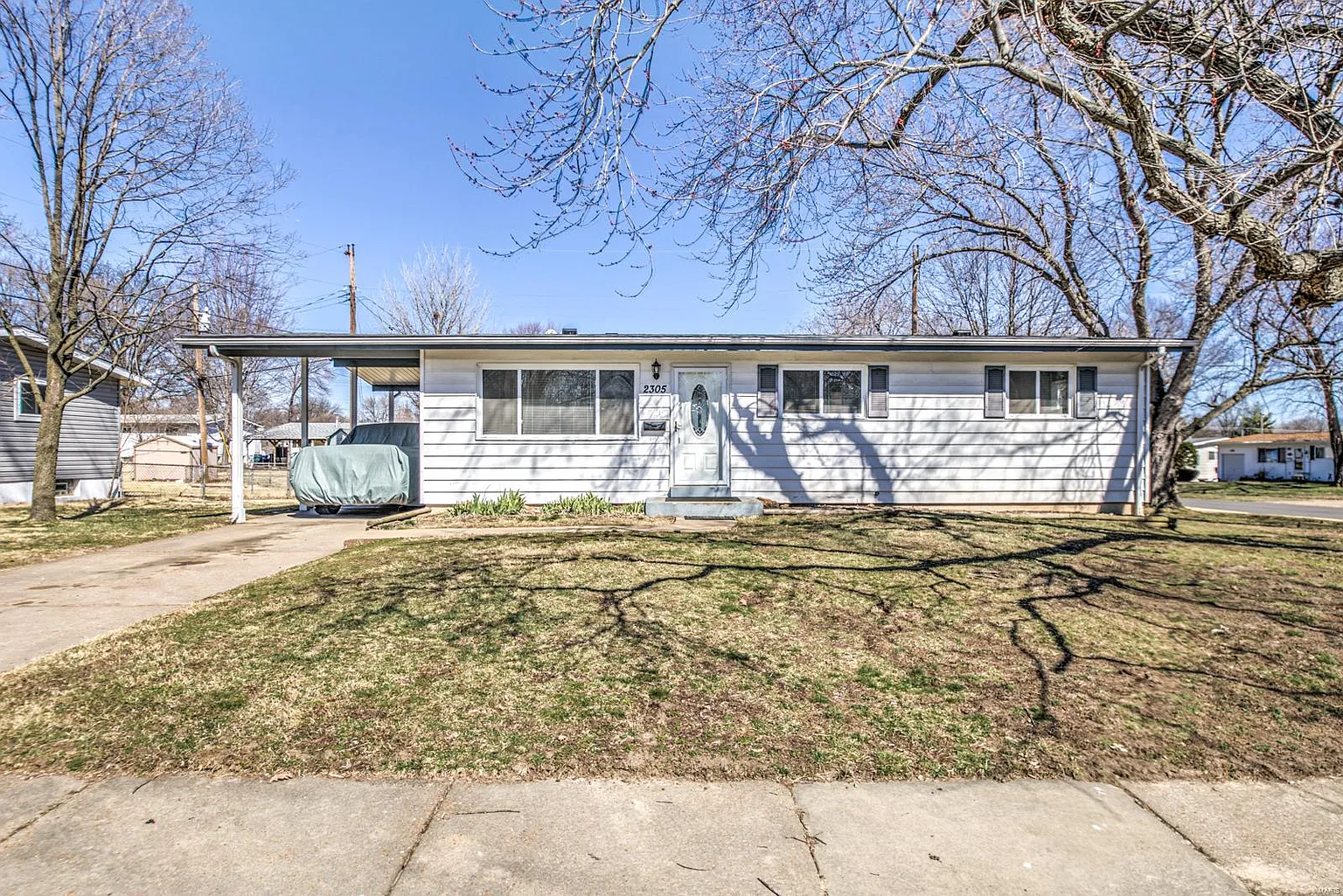 2305 Mockingbird Ln photo 1