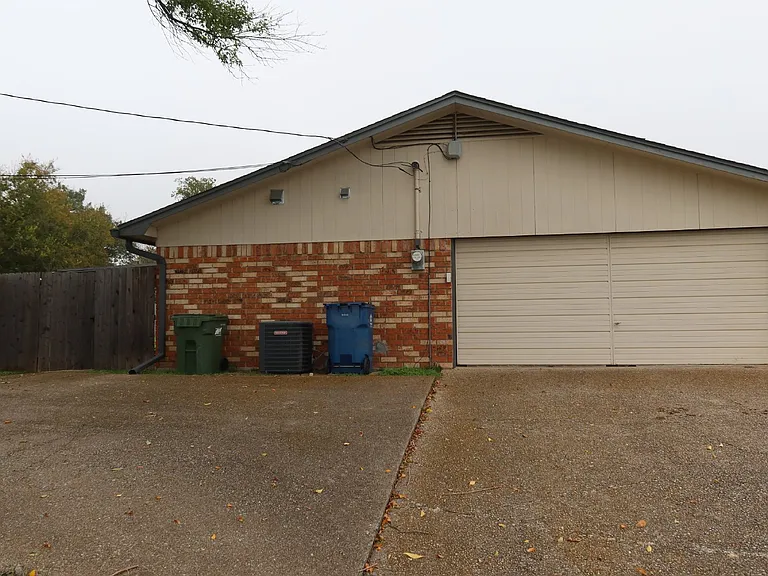 101 Travis Ln — Photo 19