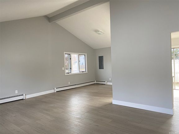 4th image of 16 Ashwood Dr